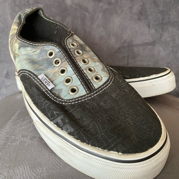 black yoda vans